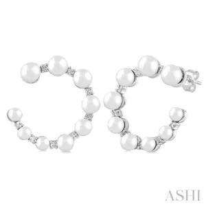 1/5 ctw Graduated 2.8 - 4.5MM Cultured Pearls and Round Cut Diamond Half Hoop Earring in 14K White Gold