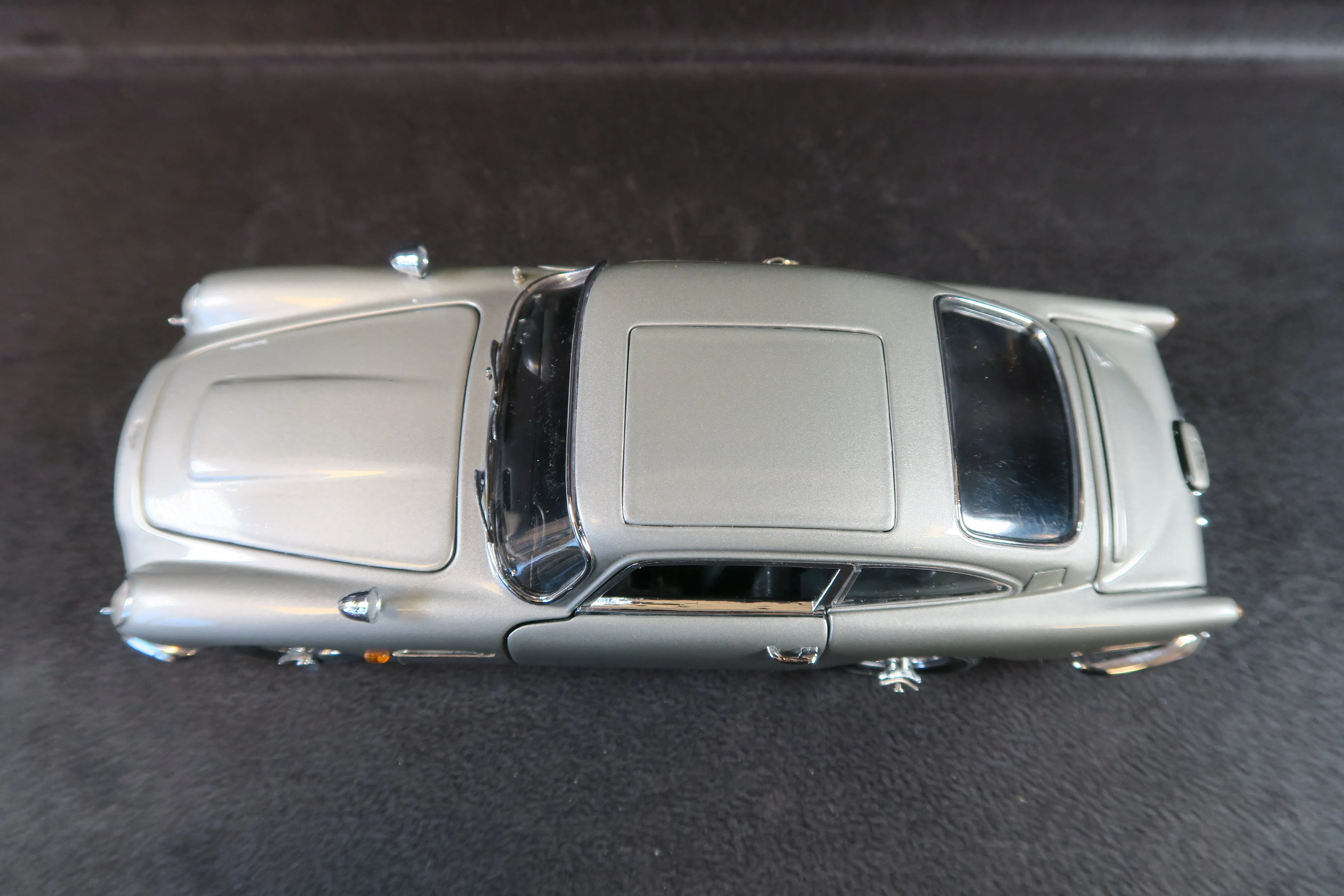 Danbury Mint James Bond 007 Aston Martin , 1/24, 99% Mint/Boxed!