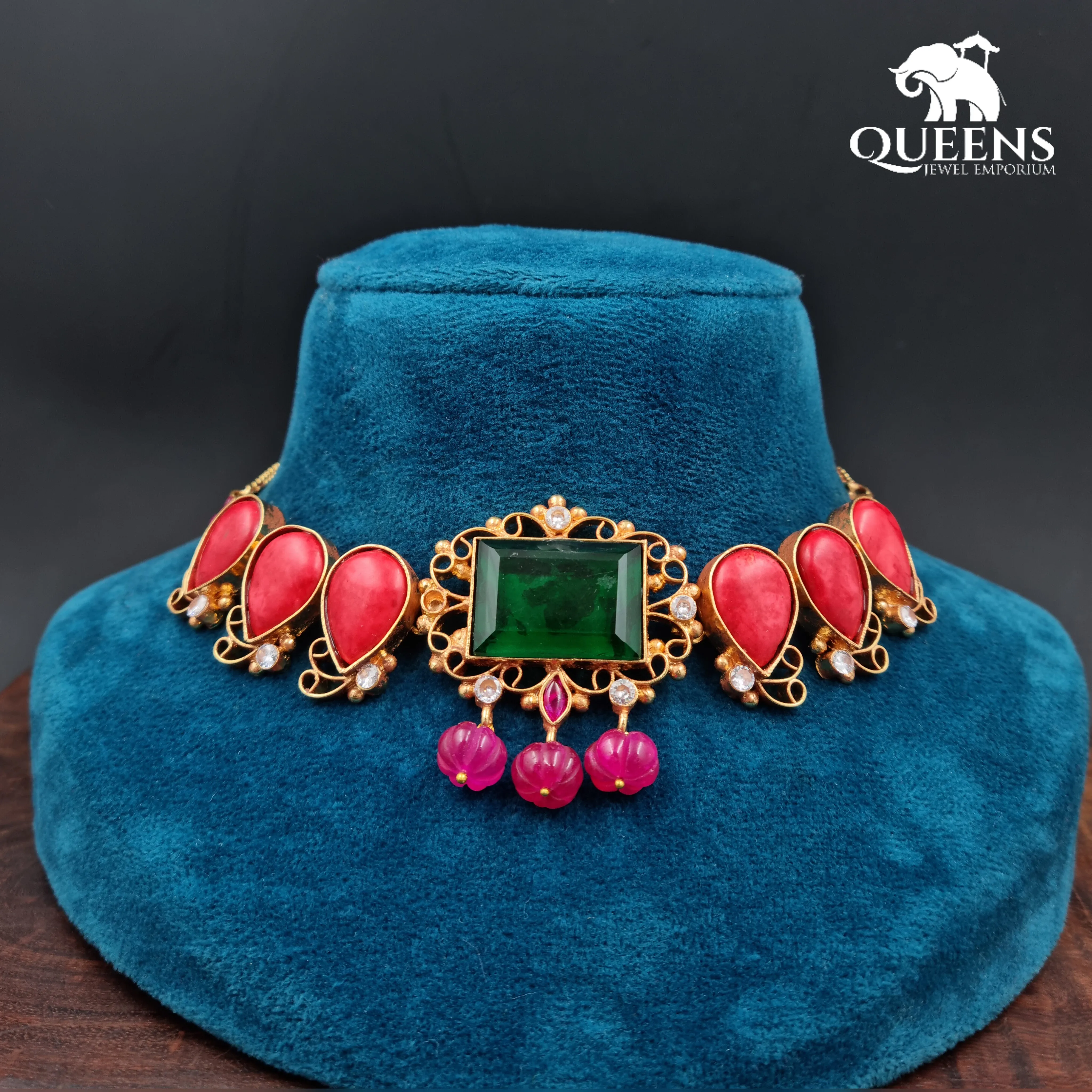 DHIRAVIKA CHOKER
