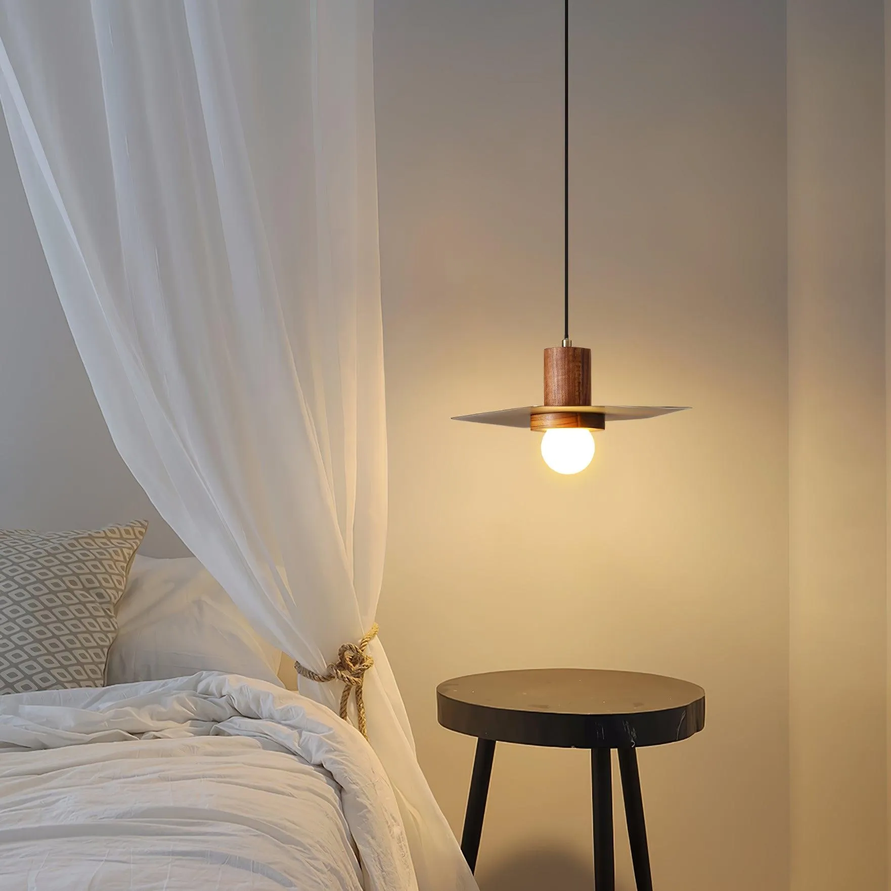 Elara Halo Pendant Lamp
