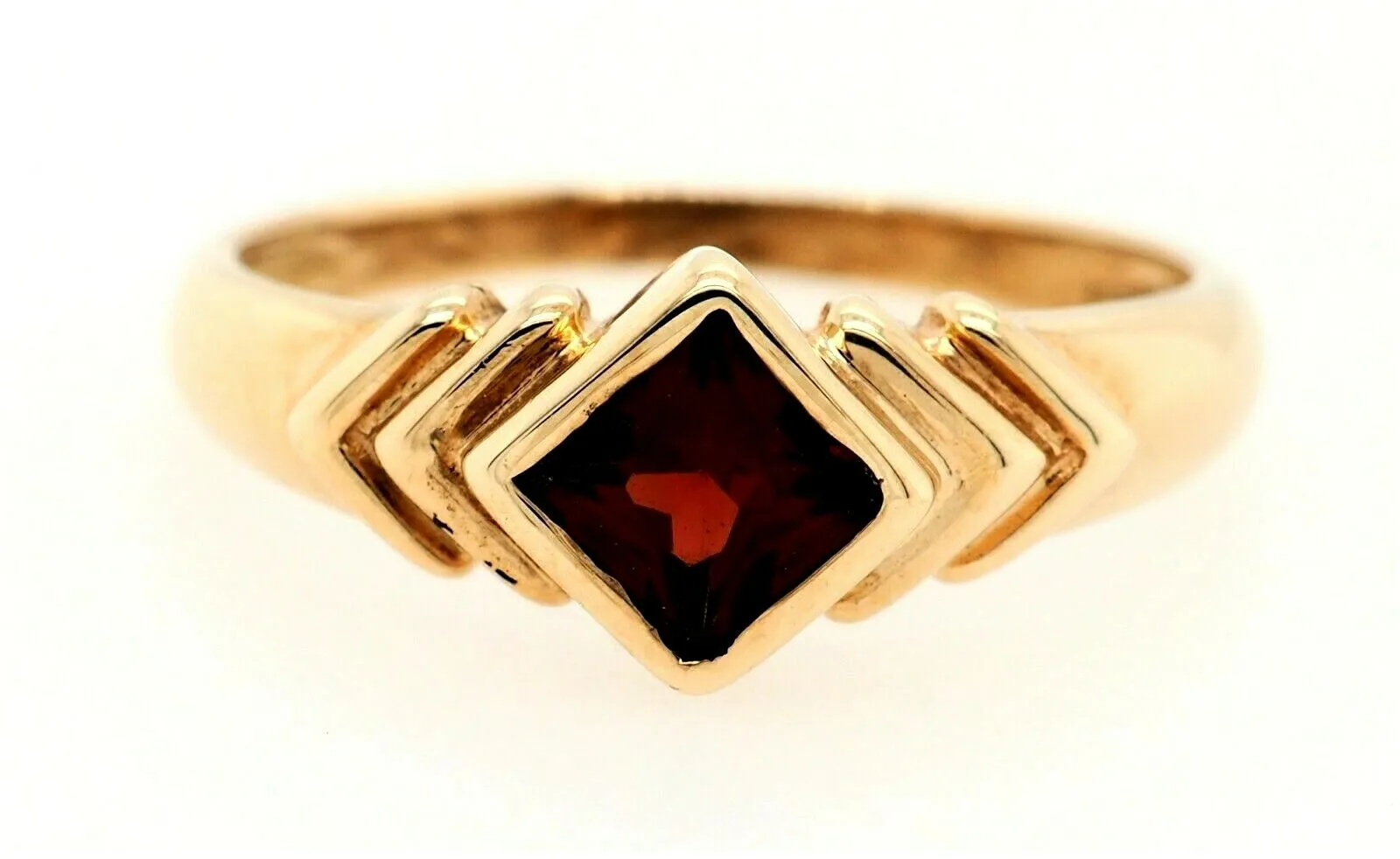 Garnet & 9ct Yellow Gold Ring Single Stone Fine Jewellery Band Size O 1/2
