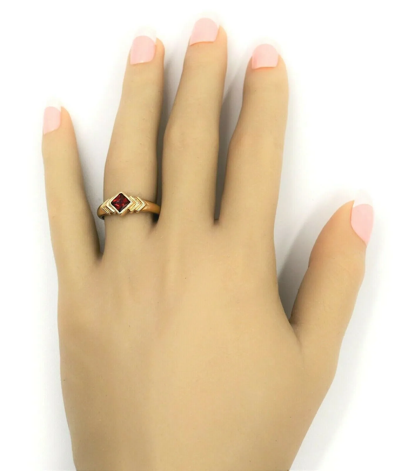 Garnet & 9ct Yellow Gold Ring Single Stone Fine Jewellery Band Size O 1/2