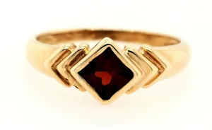 Garnet & 9ct Yellow Gold Ring Single Stone Fine Jewellery Band Size O 1/2