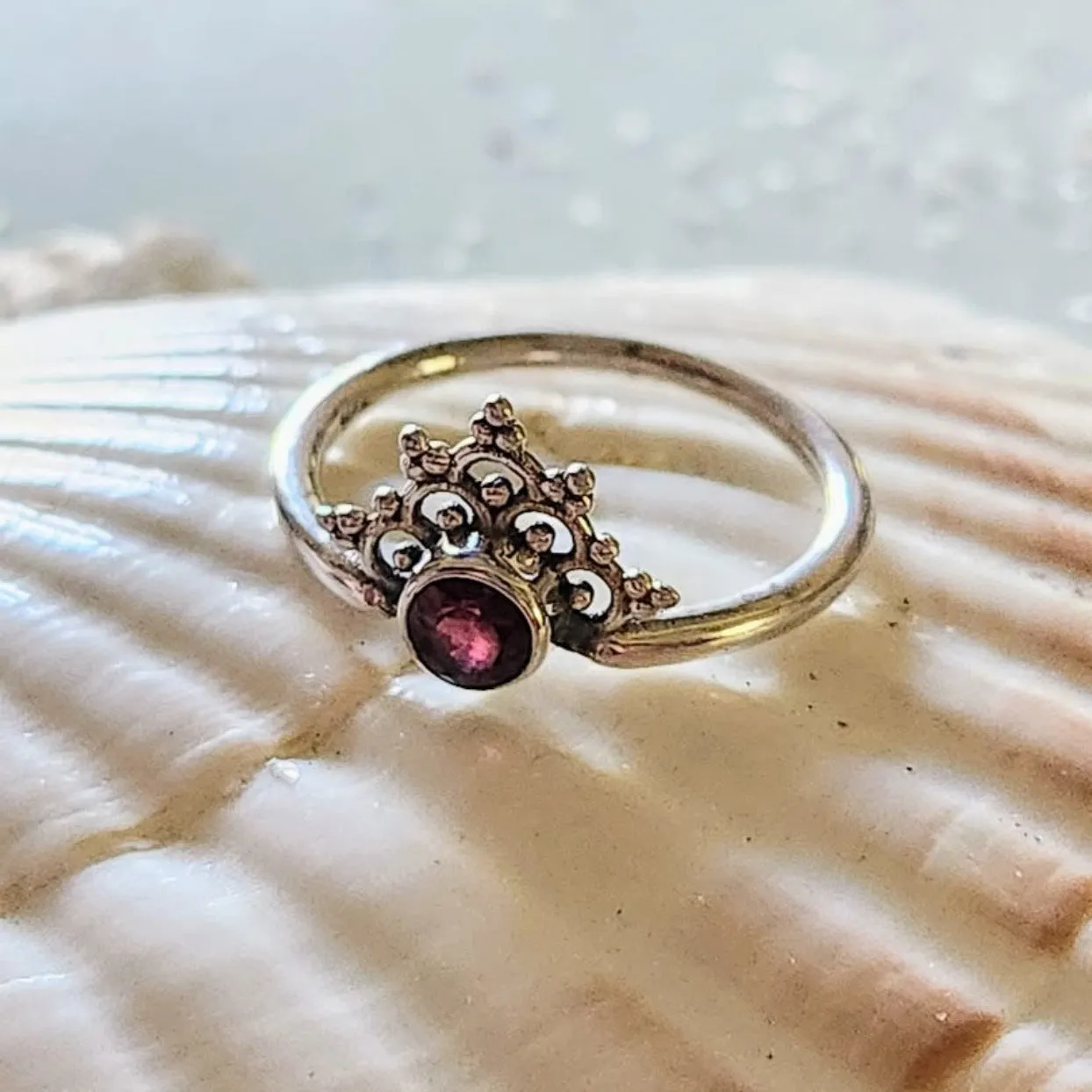 GARNET CROWN - FLOWER DESIGN 925 RING