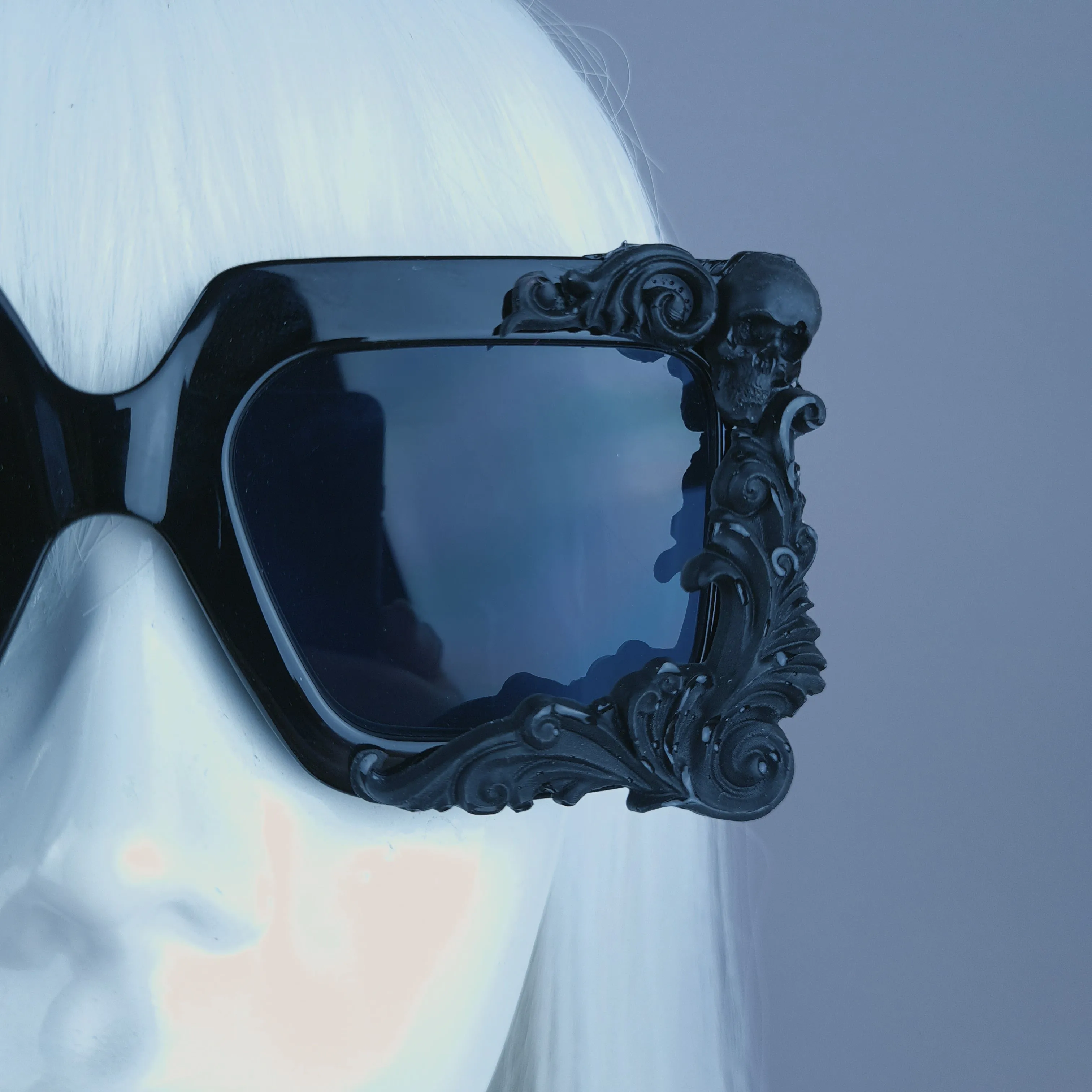 "Morte" Black Skull Filigree Unisex Square Sunglasses