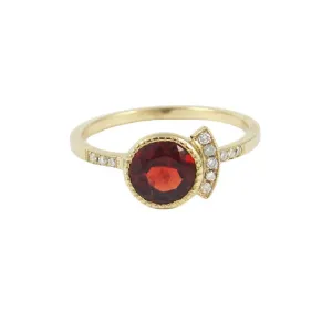 Round Garnet Deco Ring