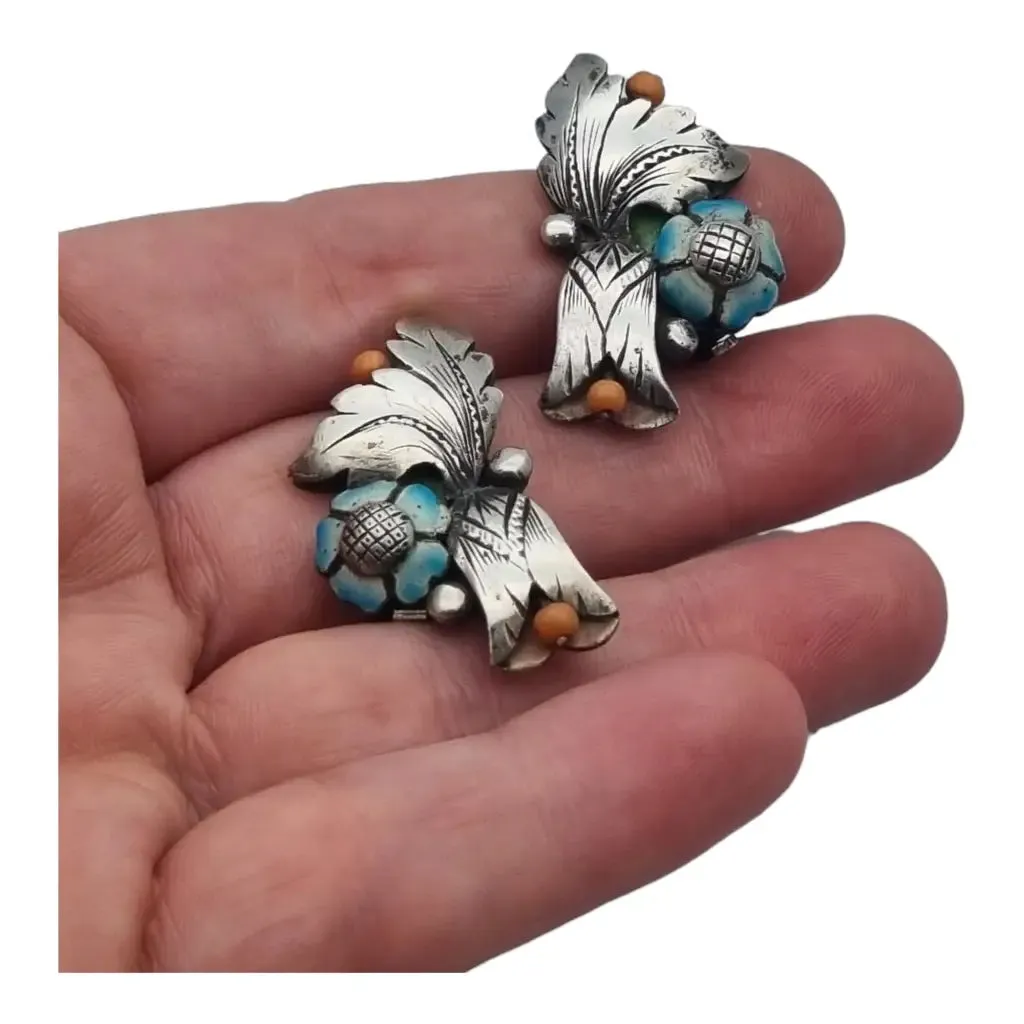 Silver art deco earrings for women, flower earrings.