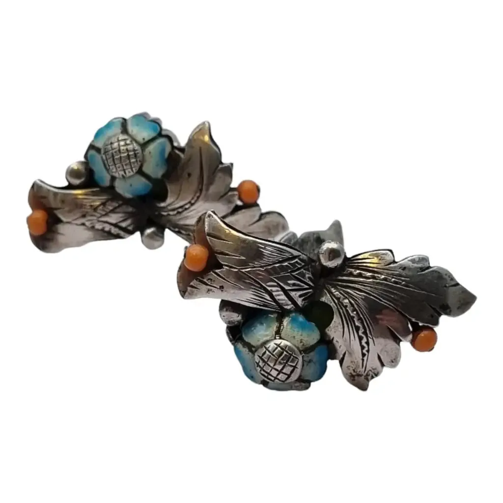 Silver art deco earrings for women, flower earrings.