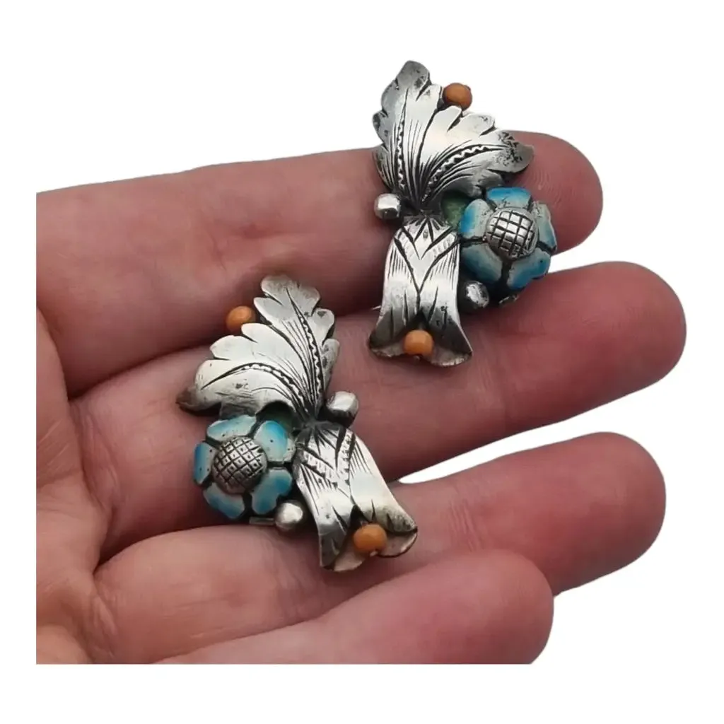 Silver art deco earrings for women, flower earrings.