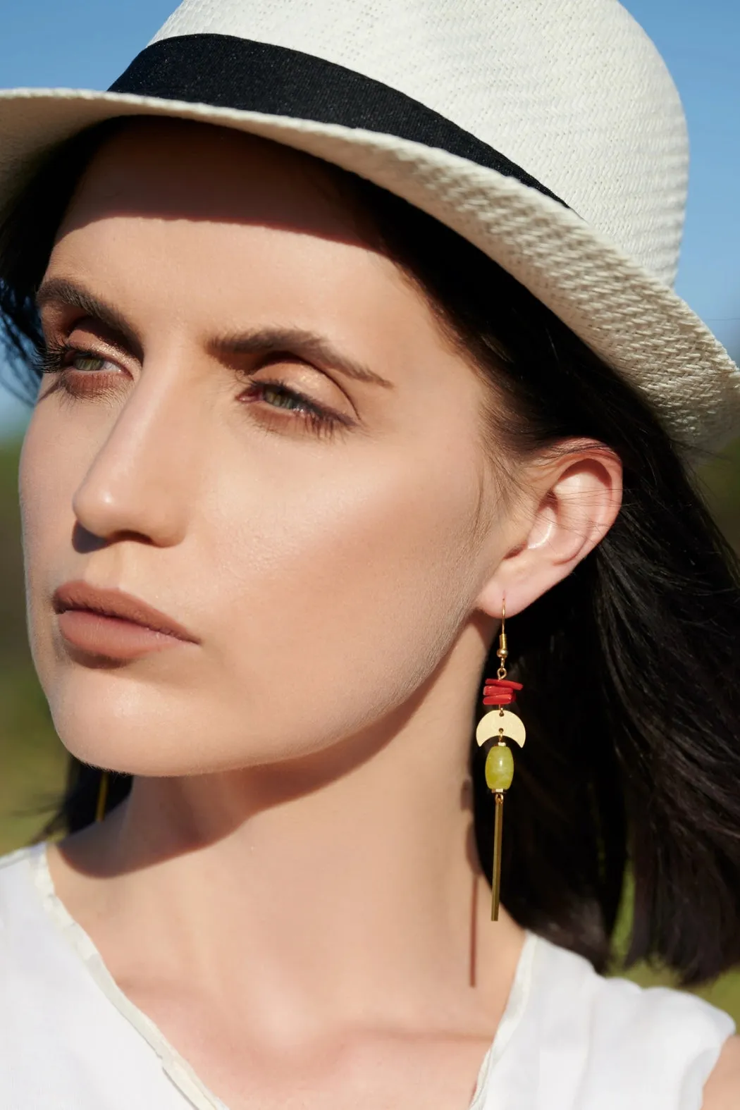 The Nefeli Earring - Mother of Pearl