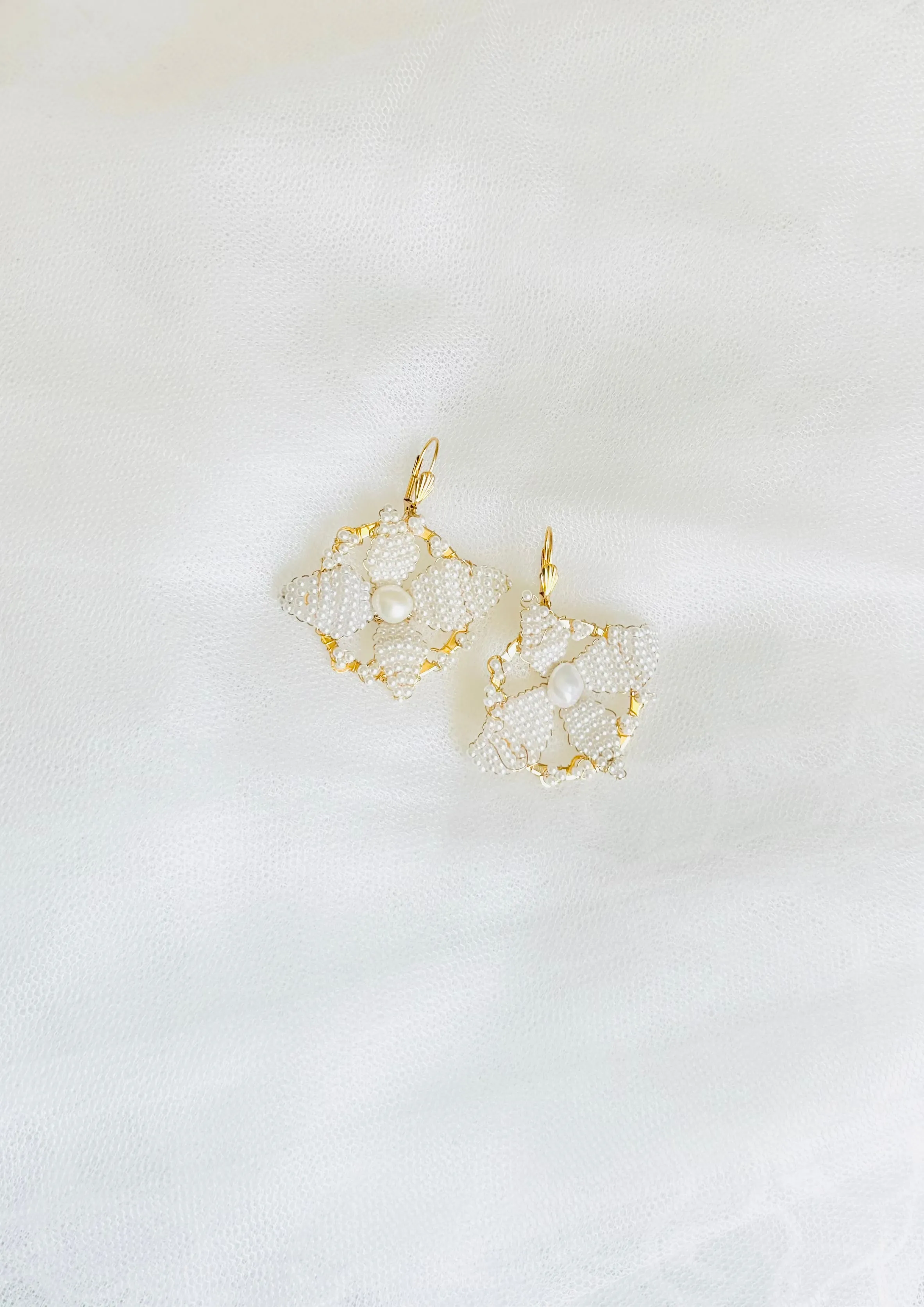 tiny acrylic pearls hoop earrings ALIX- 25004