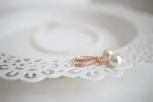 White Pearl Earring & Bracelet Set