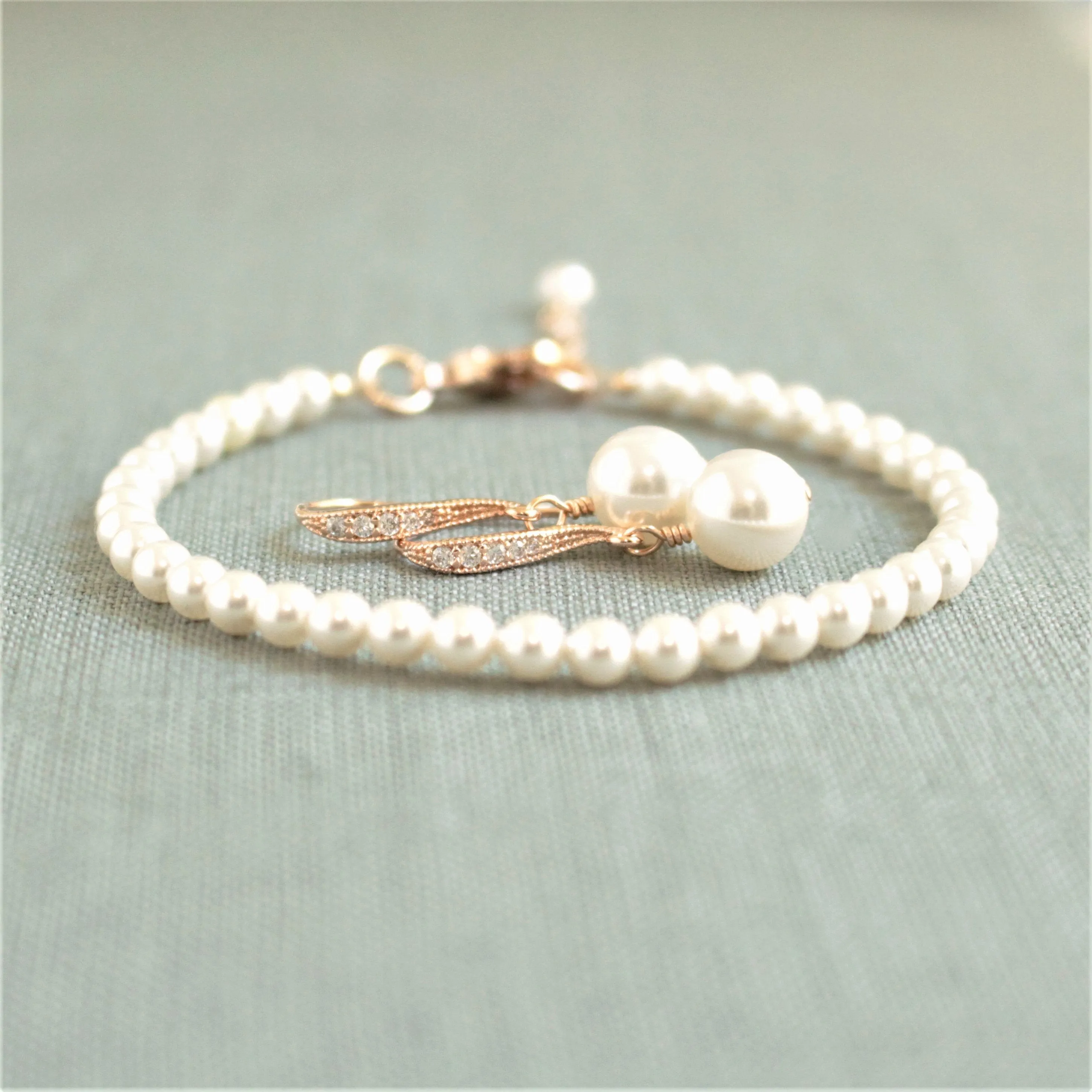 White Pearl Earring & Bracelet Set