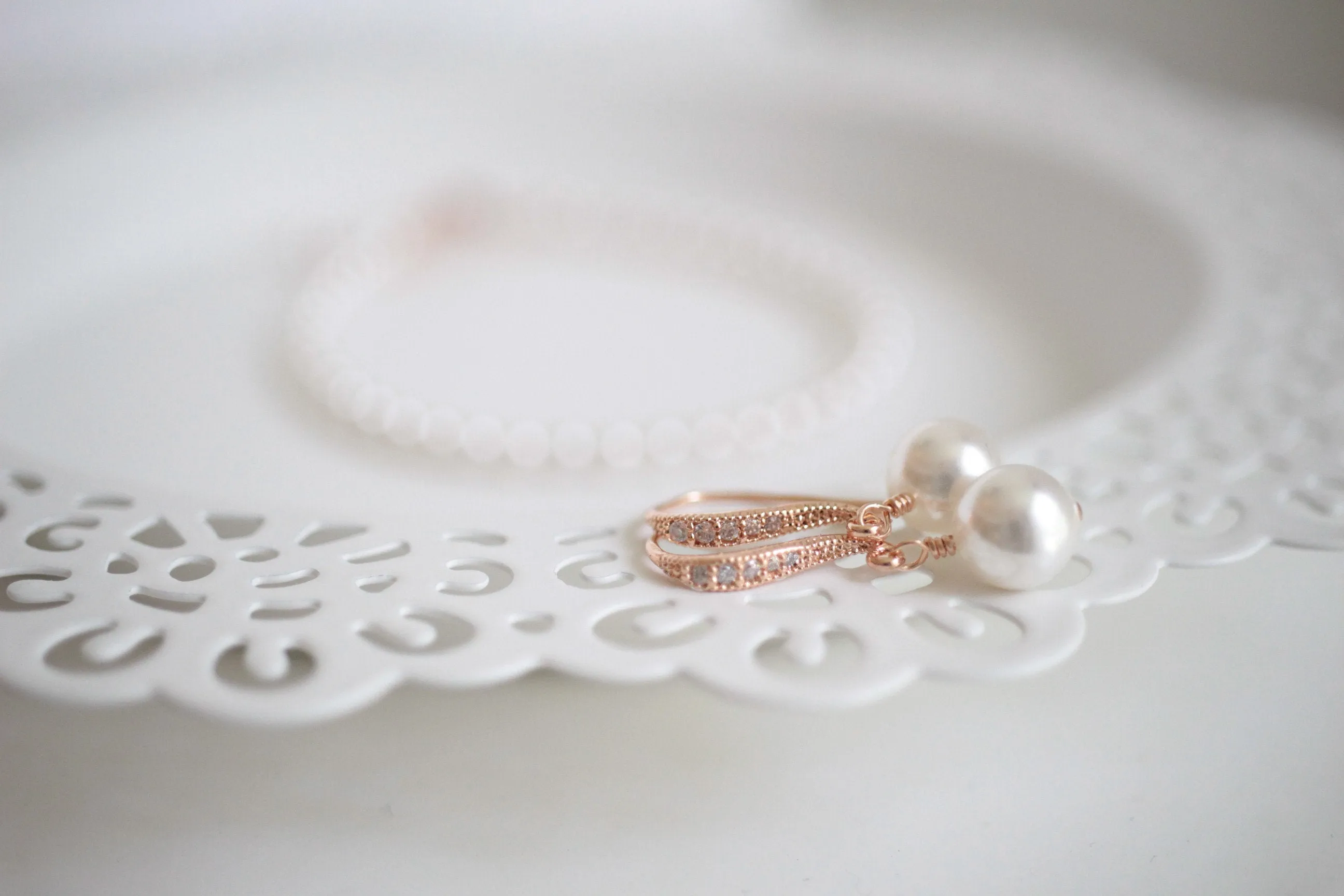 White Pearl Earring & Bracelet Set