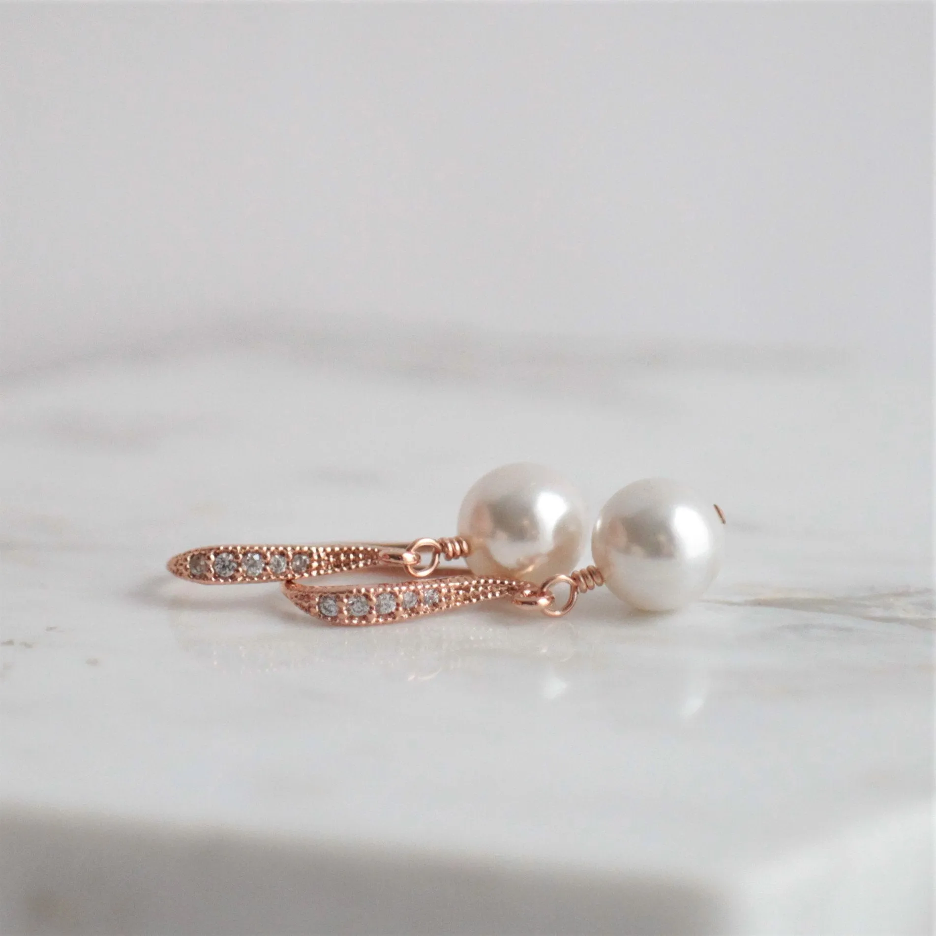 White Pearl Earring & Bracelet Set