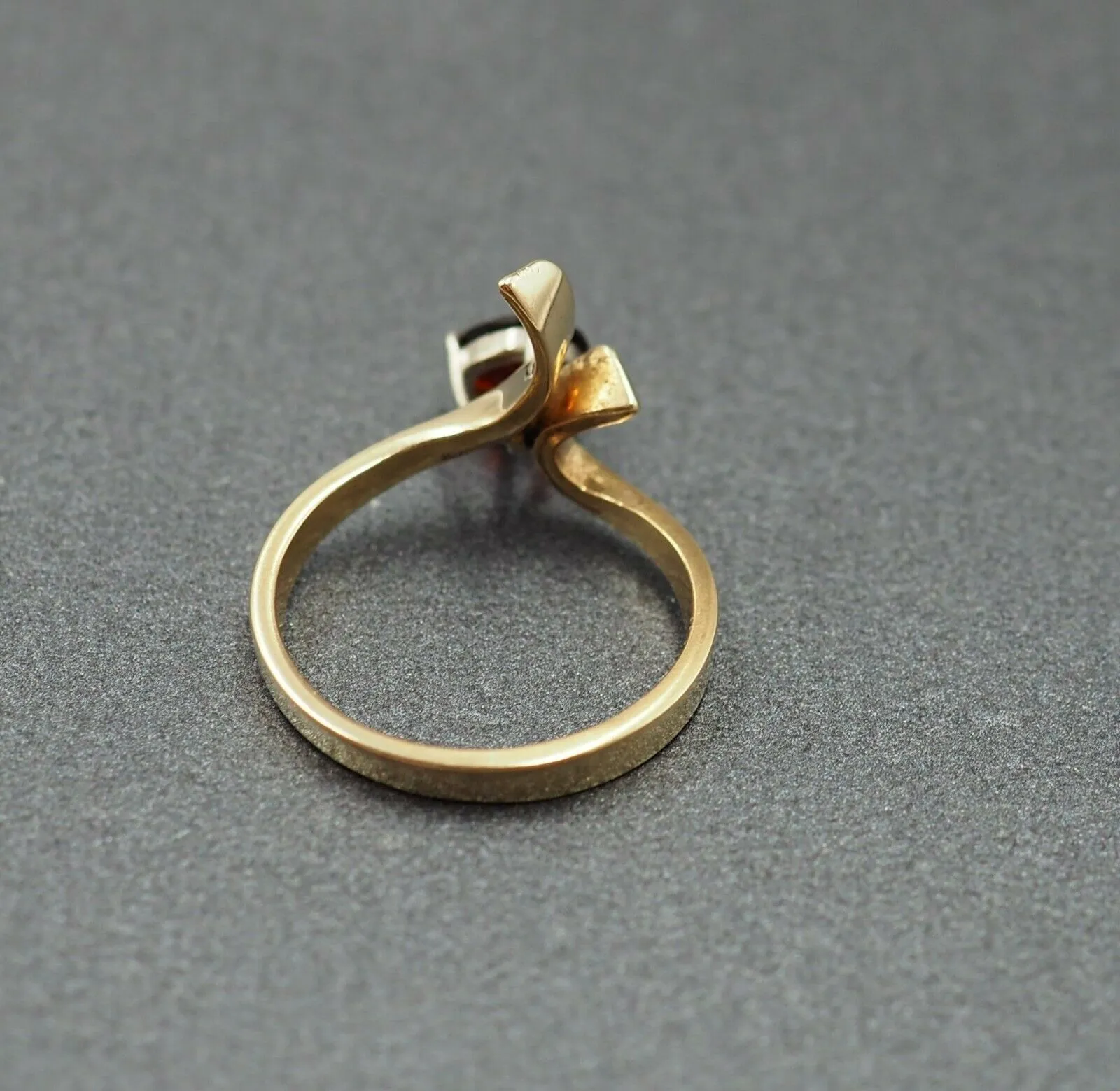 Womens Ring 9ct White & Yellow Gold Garnet Gemstone Fine Engagement Jewellery